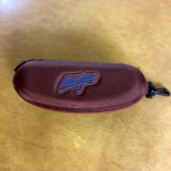 😎 Maui Jim’s Sunglass Case - Picture 2 of 6
